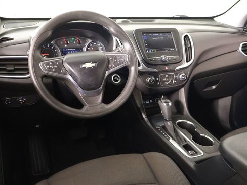 Used 2021 Chevrolet Equinox LT FWD image 2