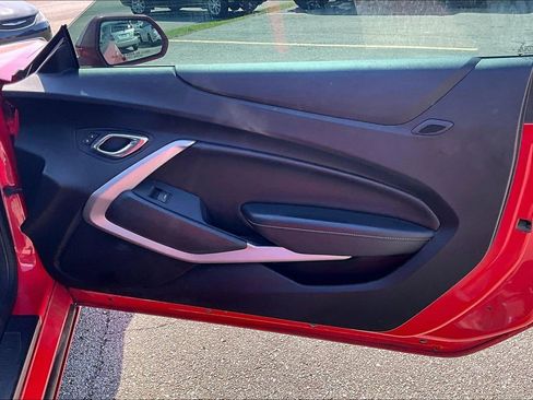 Used 2017 Chevrolet Camaro LT RWD image 22