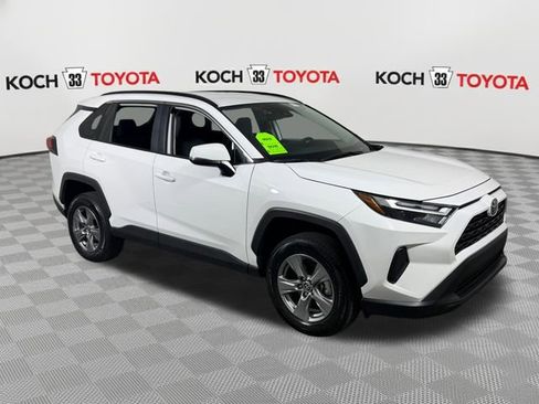 Used 2025 Toyota RAV4 XLE AWD/4WD image 38