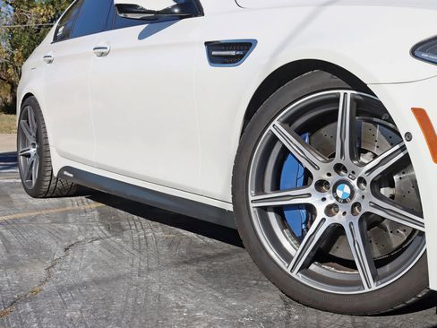 Used 2015 BMW M5 image 5