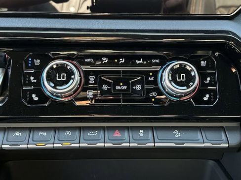 New 2026 GMC Sierra 1500 AT4 w/ AT4 Premium Package AWD/4WD image 27