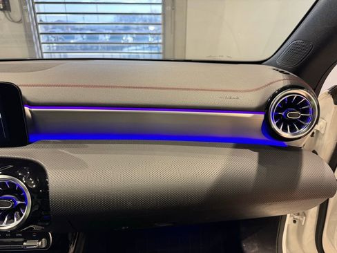 Used 2023 Mercedes-Benz CLA 250 4MATIC image 35