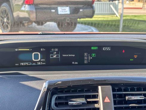 Used 2016 Toyota Prius Four w/ Advanced Technology Package image 27