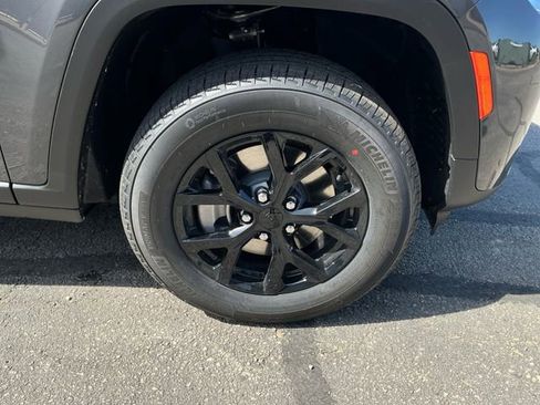New 2026 Jeep Grand Cherokee L 4WD image 17