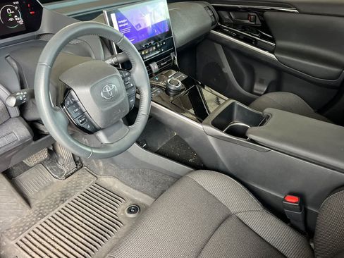 Used 2023 Toyota bZ4X FWD image 9