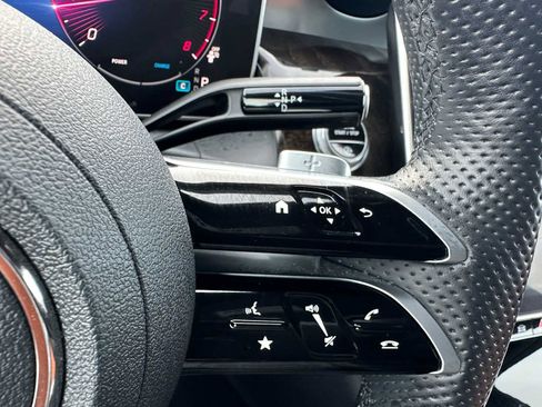 Used 2024 Mercedes-Benz GLC 300 GLC 300 image 32