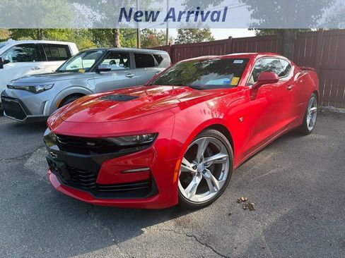 Used 2019 Chevrolet Camaro SS RWD image 1