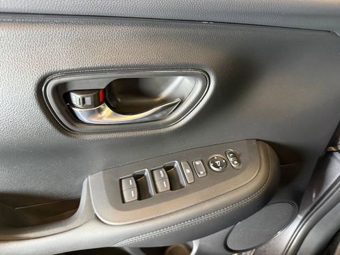 Used 2025 Honda HR-V LX image 19