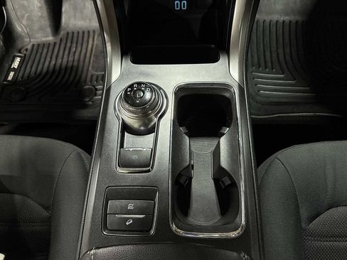 Used 2020 Ford Fusion SE image 32