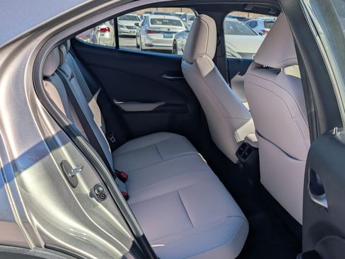 Used 2020 Lexus UX 250h w/ Premium Package image 12