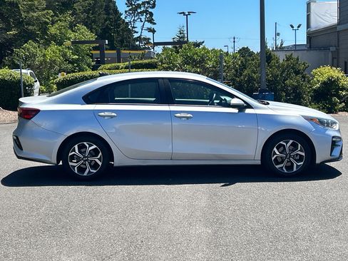 Used 2019 Kia Forte LXS FWD image 4