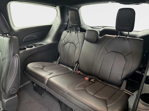 New 2026 Chrysler Pacifica Select w/ S Appearance Package FWD image 24