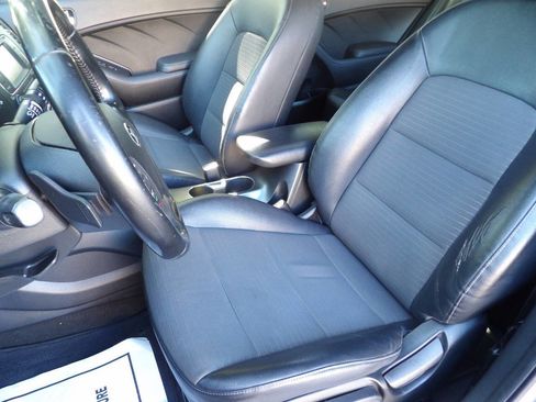 Used 2016 Kia Forte SX image 21