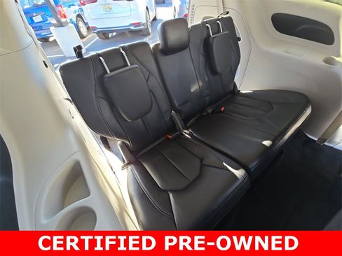 Used 2024 Chrysler Pacifica Touring-L image 13