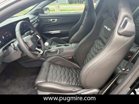 Used 2025 Ford Mustang GT Premium w/ GT Performance Package RWD image 9