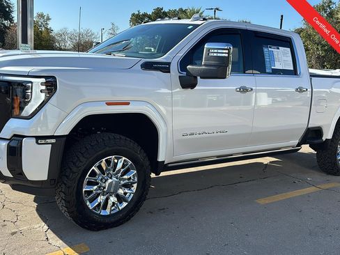 Certified 2025 GMC Sierra 2500 Denali Ultimate image 3