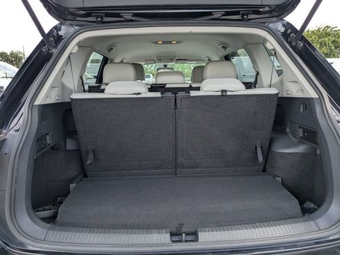 Used 2018 Volkswagen Tiguan SE FWD image 13
