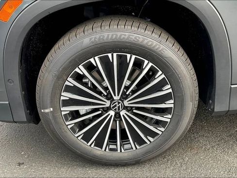 New 2025 Volkswagen Tiguan S image 13