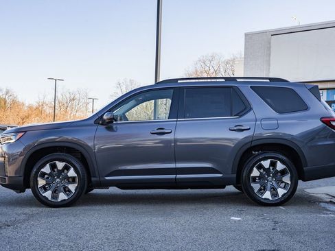 New 2026 Honda Pilot Touring image 4