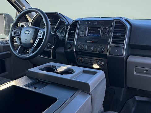 Used 2017 Ford F150 XLT AWD/4WD image 28