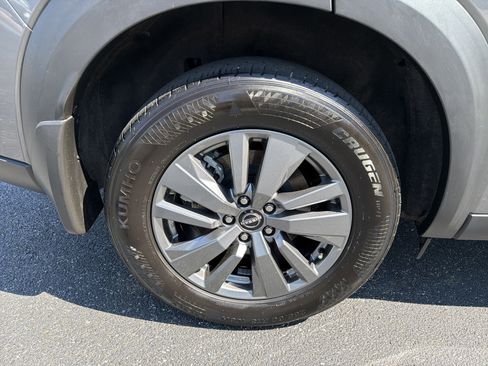 Used 2024 Nissan Pathfinder S AWD/4WD image 17
