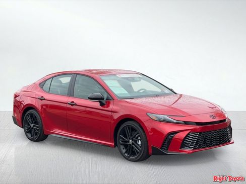 Certified 2026 Toyota Camry XLE w/ Convenience Package image 11