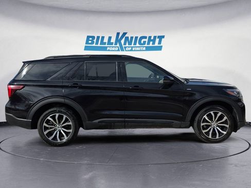 Used 2025 Ford Explorer ST-Line image 6
