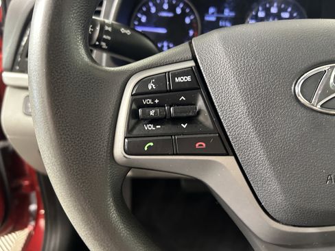 Used 2017 Hyundai Elantra SE FWD image 14