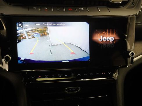 New 2026 Jeep Grand Cherokee L Limited image 24