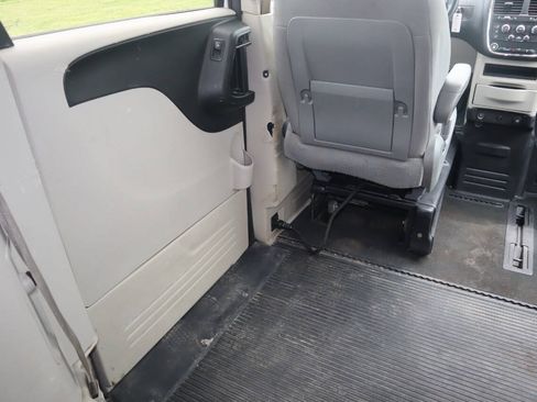 Used 2011 Dodge Grand Caravan Mainstreet w/ PWR Convenience Group FWD image 28