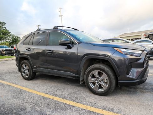 Certified 2024 Toyota RAV4 LE AWD/4WD image 7