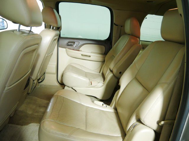 Used 2011 Chevrolet Suburban LTZ AWD/4WD image 18