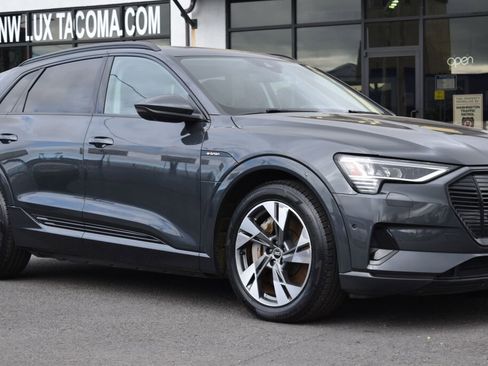 Used 2021 Audi e-tron Premium w/ Convenience Plus Package image 7