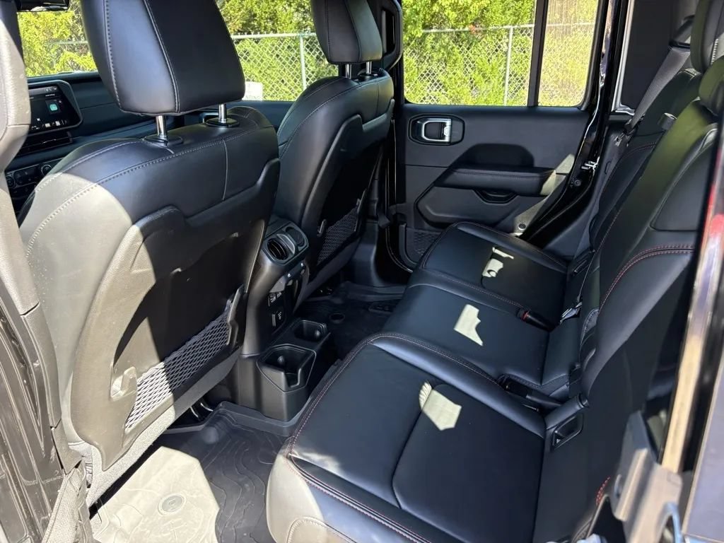 Used 2024 Jeep Gladiator Rubicon AWD/4WD image 50