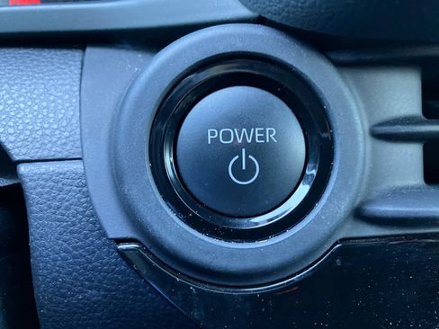 Used 2025 Toyota Crown Signia Limited image 27