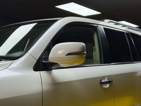 Used 2013 Lexus LX 570 4WD image 9