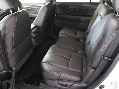 Used 2025 Honda Passport TrailSport image 21