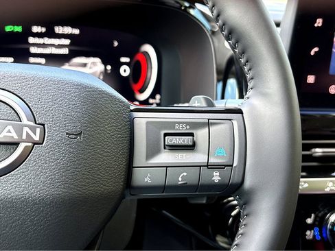 New 2026 Nissan Pathfinder Platinum w/ Accent Package FWD image 18