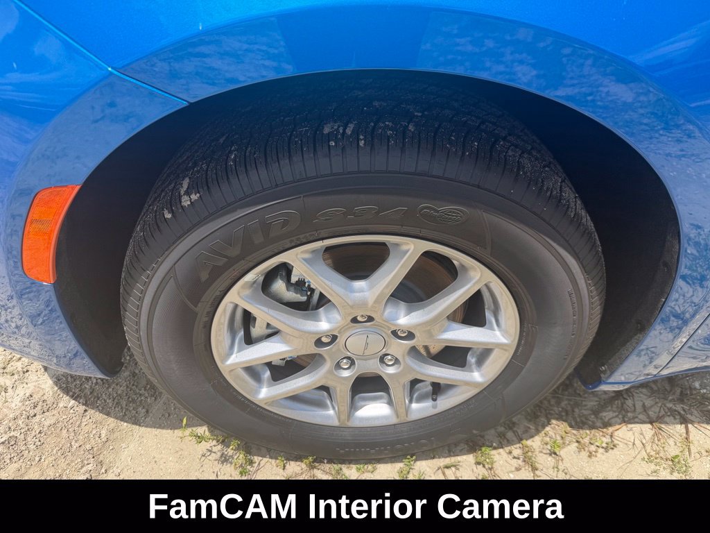 New 2027 Chrysler Pacifica Select w/ Family Tech Group FWD image 31