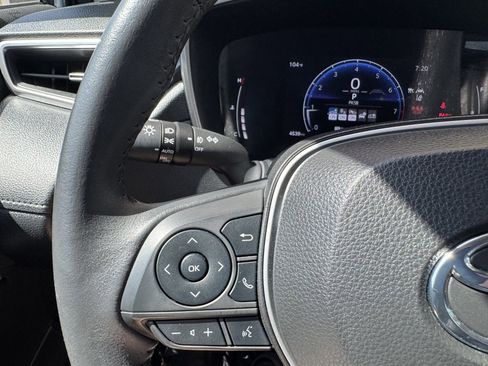 Used 2023 Toyota Corolla Cross XLE image 28