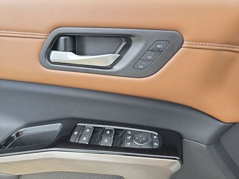 Used 2024 Nissan Pathfinder Platinum w/ Cargo Package FWD image 27