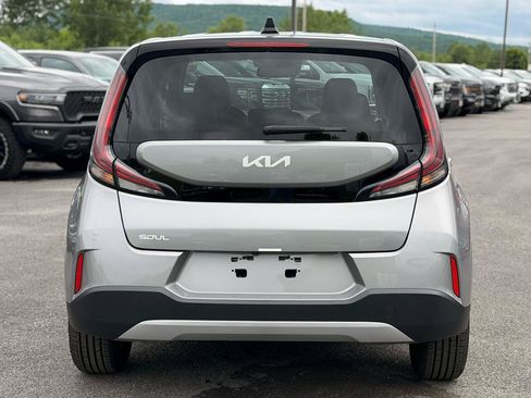 Used 2024 Kia Soul LX FWD image 6