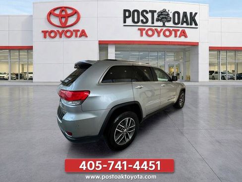 Used 2018 Jeep Grand Cherokee Limited AWD/4WD image 9