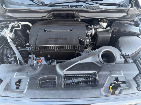 Certified 2025 Honda Pilot Black Edition image 35