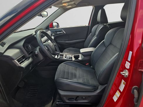Used 2024 Mitsubishi Outlander SE image 9