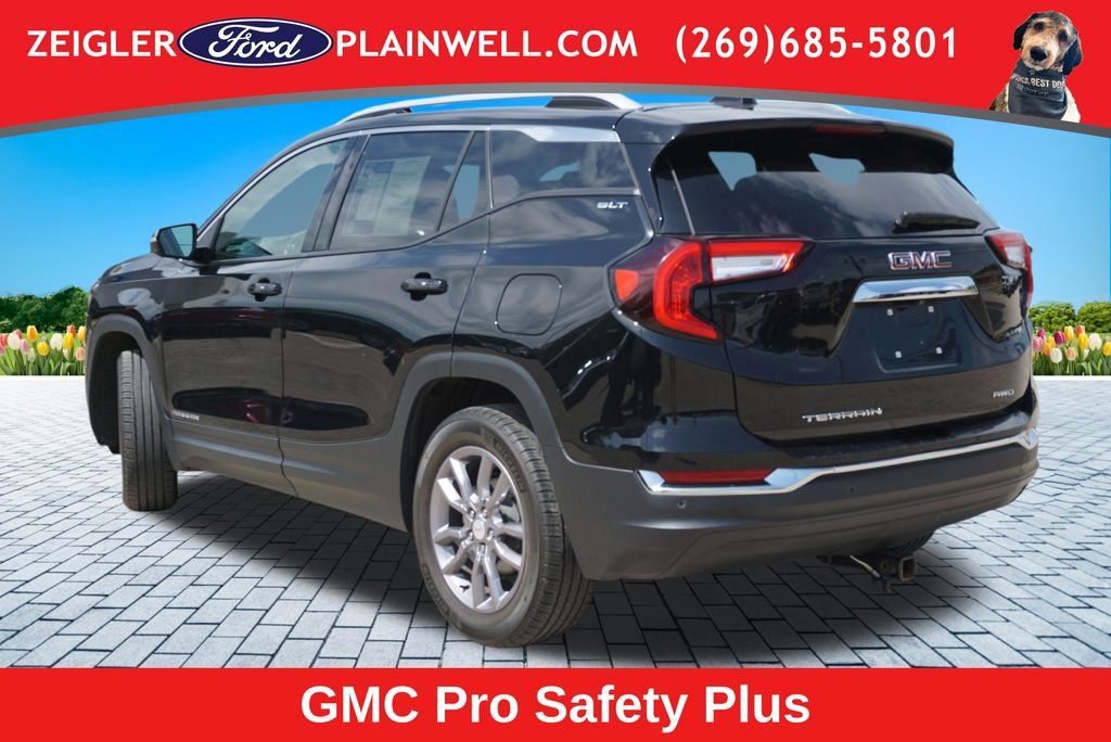 Used 2022 GMC Terrain SLT w/ Tech Package AWD/4WD image 3