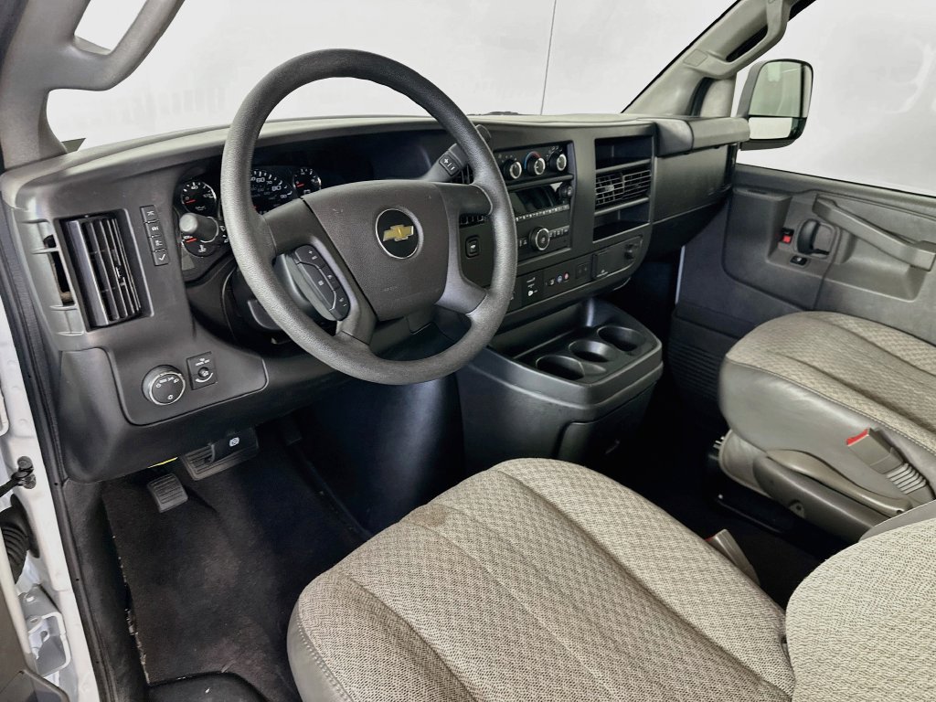 Used 2025 Chevrolet Express 3500 LT w/ LT Preferred Equipment Group RWD image 28