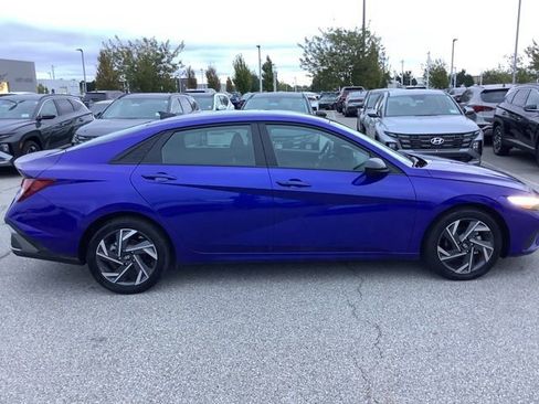 Certified 2025 Hyundai Elantra Sport image 7