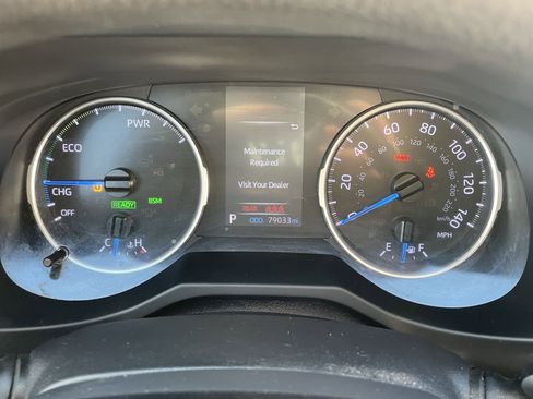 Used 2019 Toyota RAV4 LE image 20