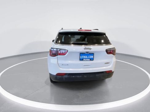 Used 2024 Jeep Compass Latitude image 7